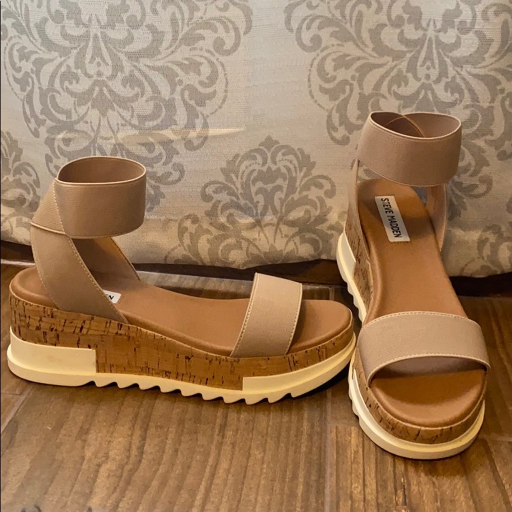 Steve Madden Elba Wedge Sandal !!